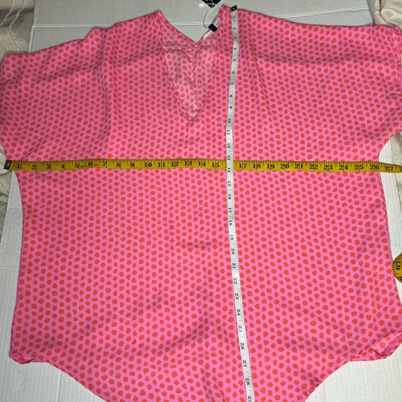 Michelle McDowell v neck xl - Picture 4 of 7